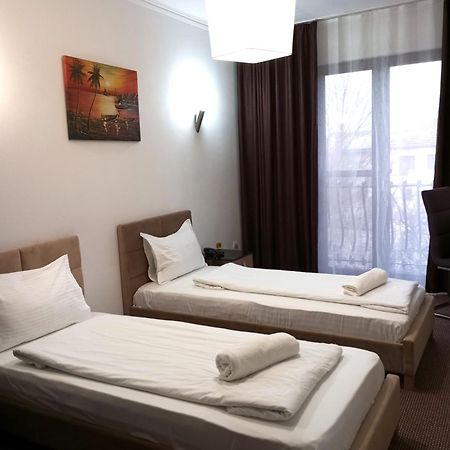 Rhc Royal Hotel Oradea Buitenkant foto
