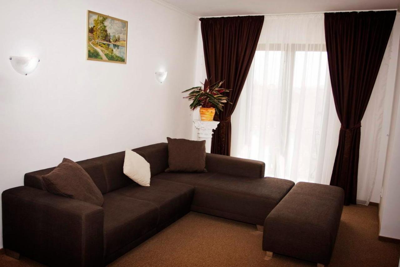 Rhc Royal Hotel Oradea Buitenkant foto