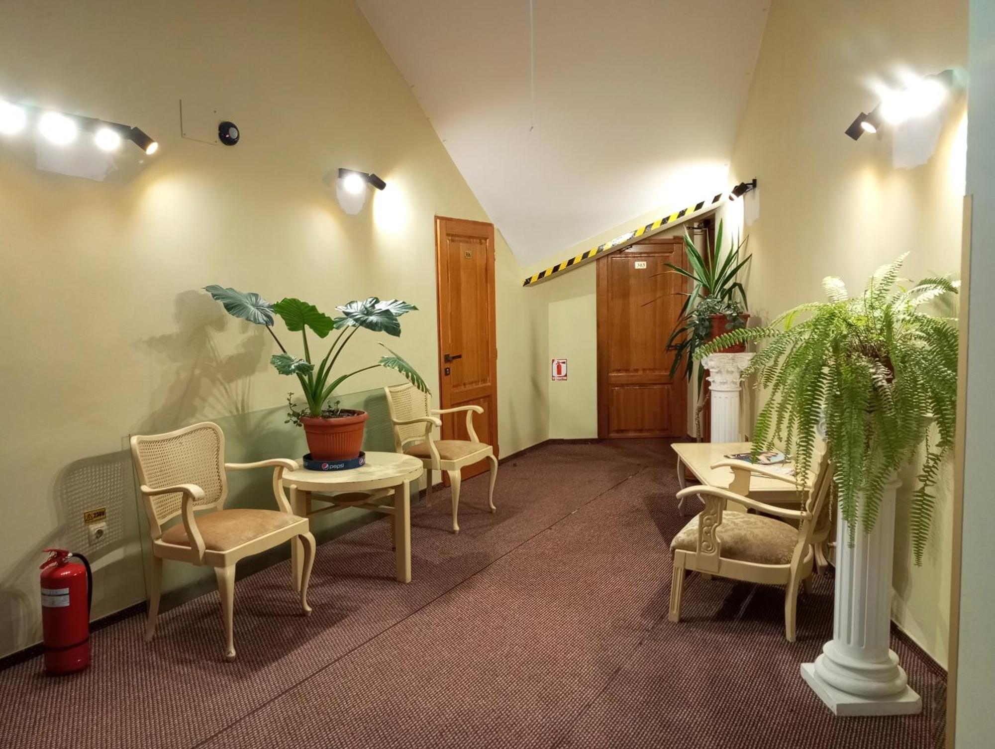 Rhc Royal Hotel Oradea Buitenkant foto