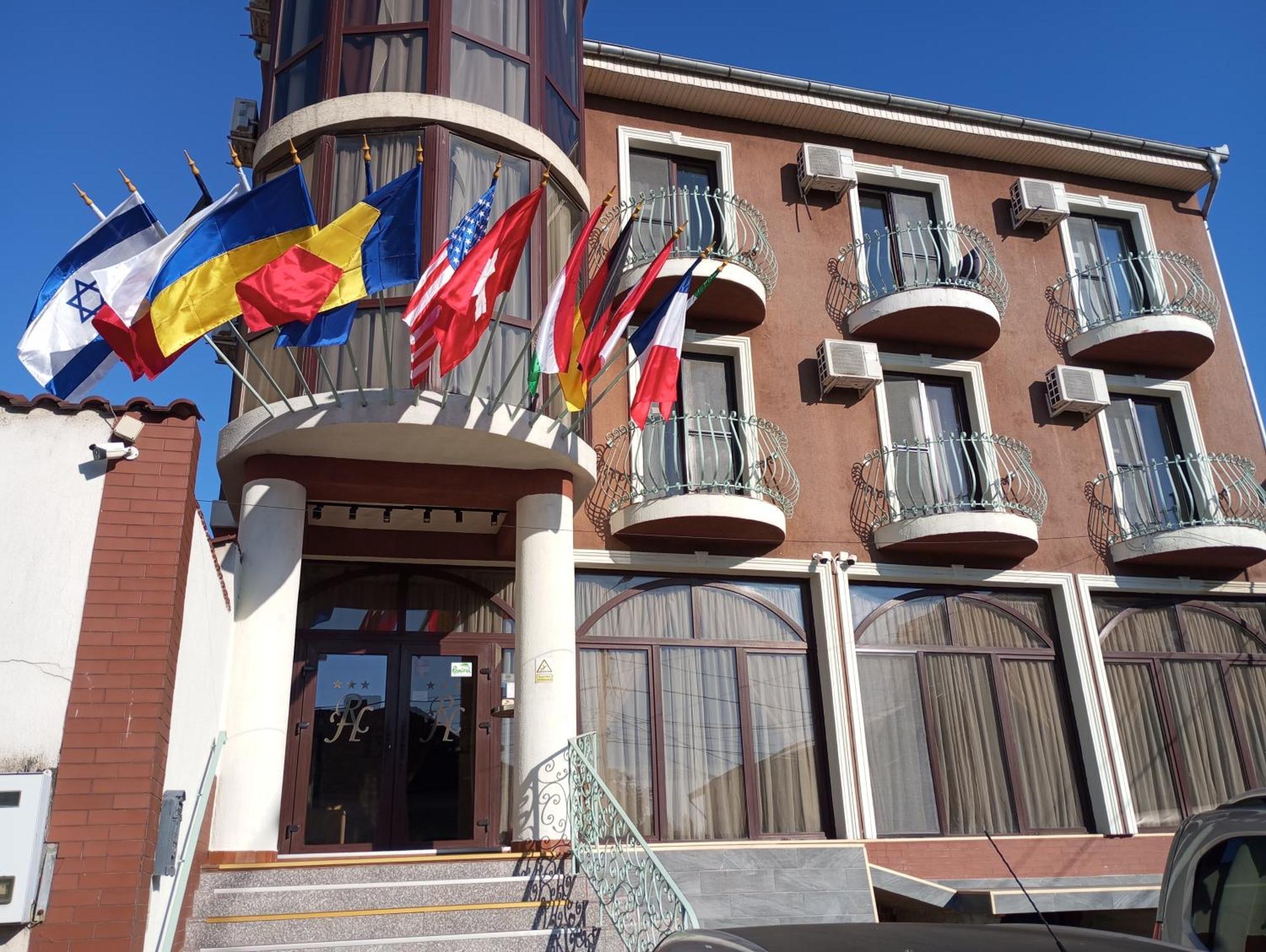 Rhc Royal Hotel Oradea Buitenkant foto
