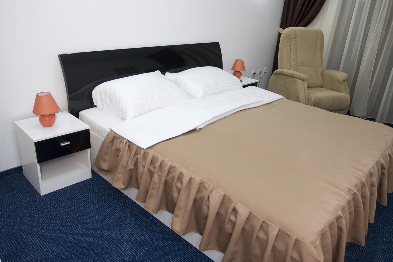 Rhc Royal Hotel Oradea Kamer foto